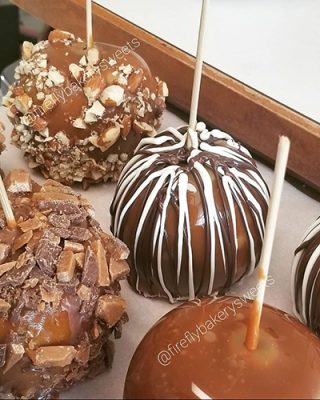 Chocolate-drizzled caramel apples from Firefly Bakery Sweets